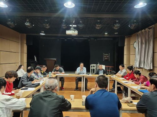 襄陽市群眾藝術館組織召開 第十屆諸葛亮文化旅游節(jié) 百場群文展演 合同簽訂會議